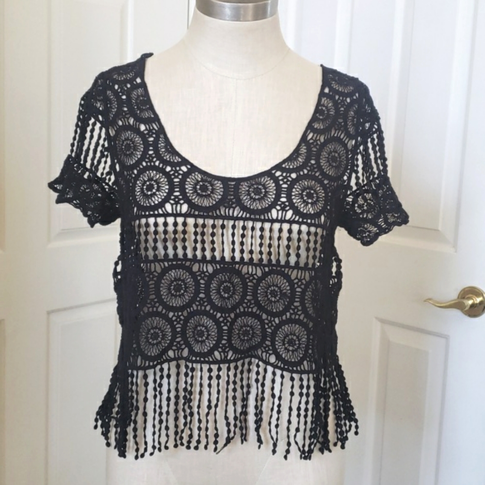 Anthropologie DULCIE Boho Sheer Crochet Top Black Cotton Fringe Hem Short Sleeve - Picture 4 of 16